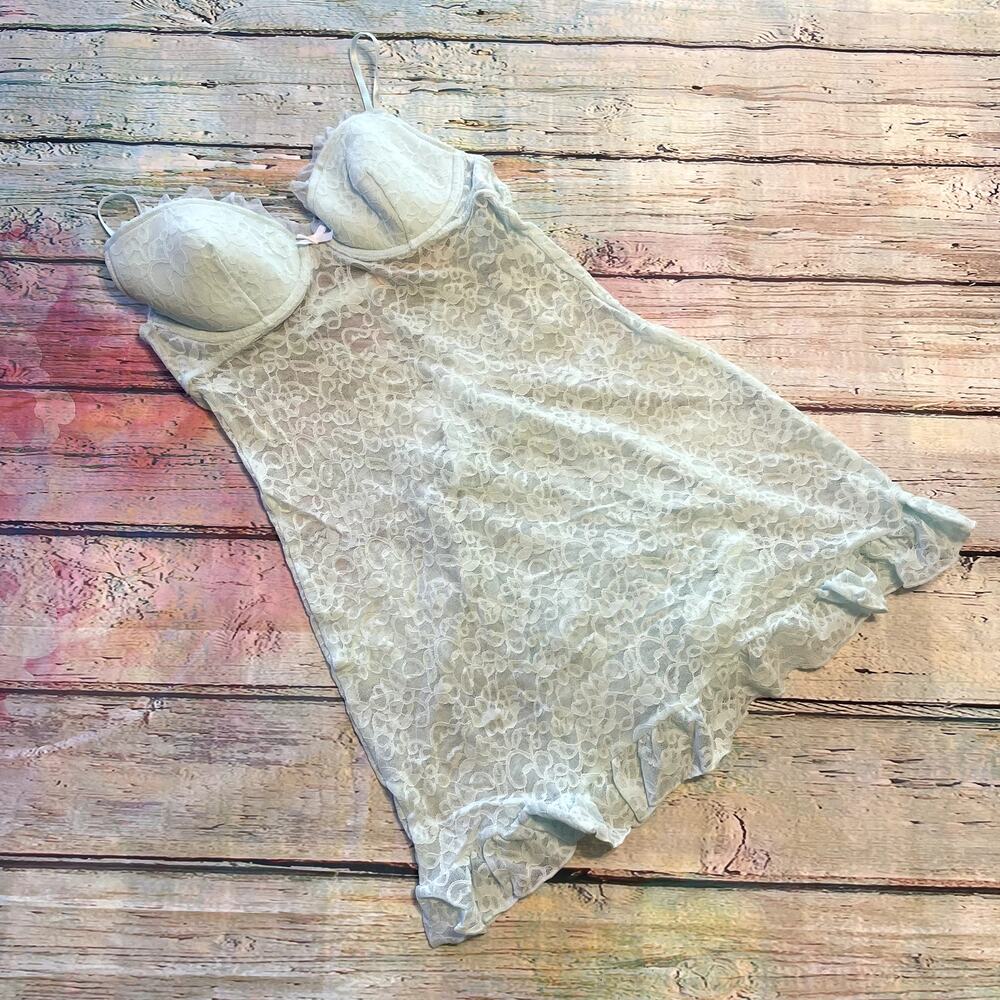 Victoria's Secret Lacie Slip Womens Medium Light Blue Lingerie Lace Ruffle Back
